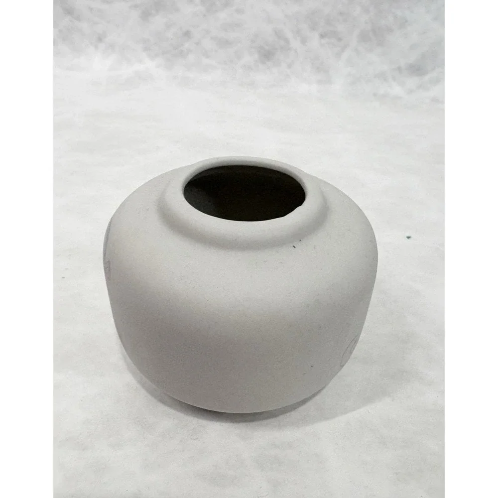 The Unbranded Brand vintage ceramic